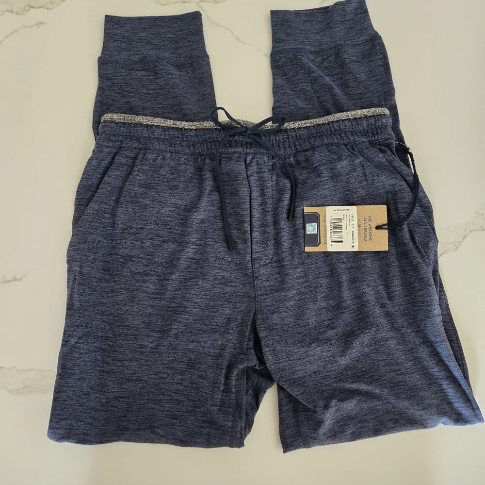 NWT Chubbies The LakesidesMovementum Jogger